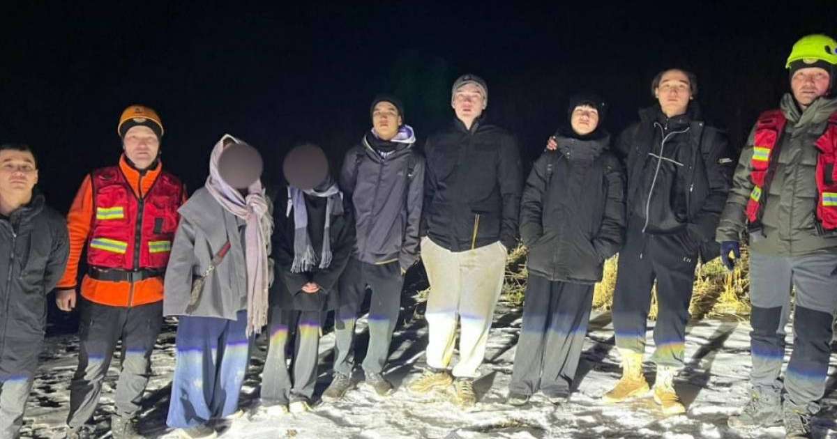 Алматыда 6 турист тау басында қалып қойған