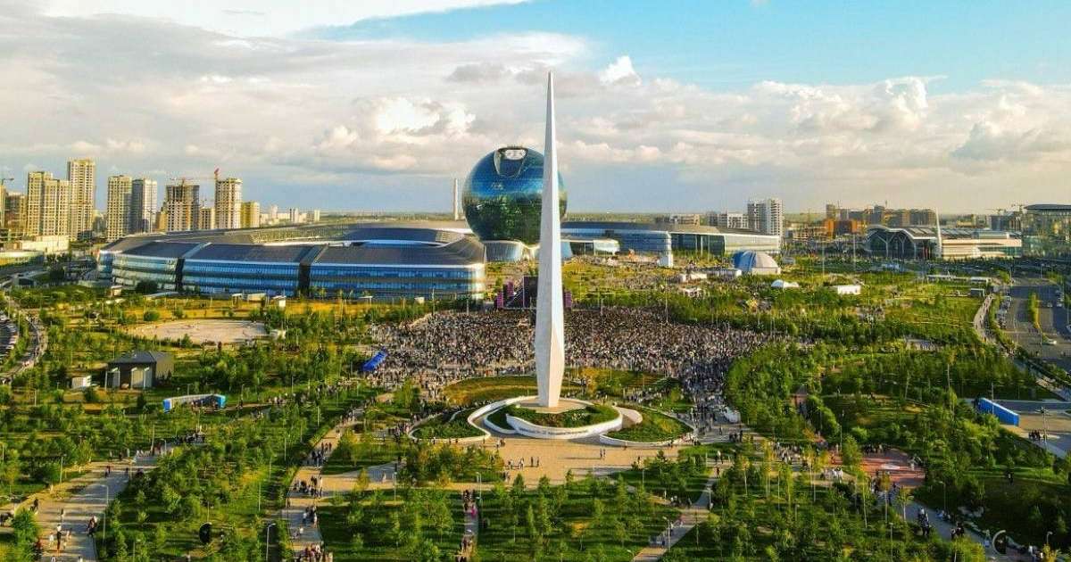 Colman Domingo and Jude Law at amfAR’s Venice Gala