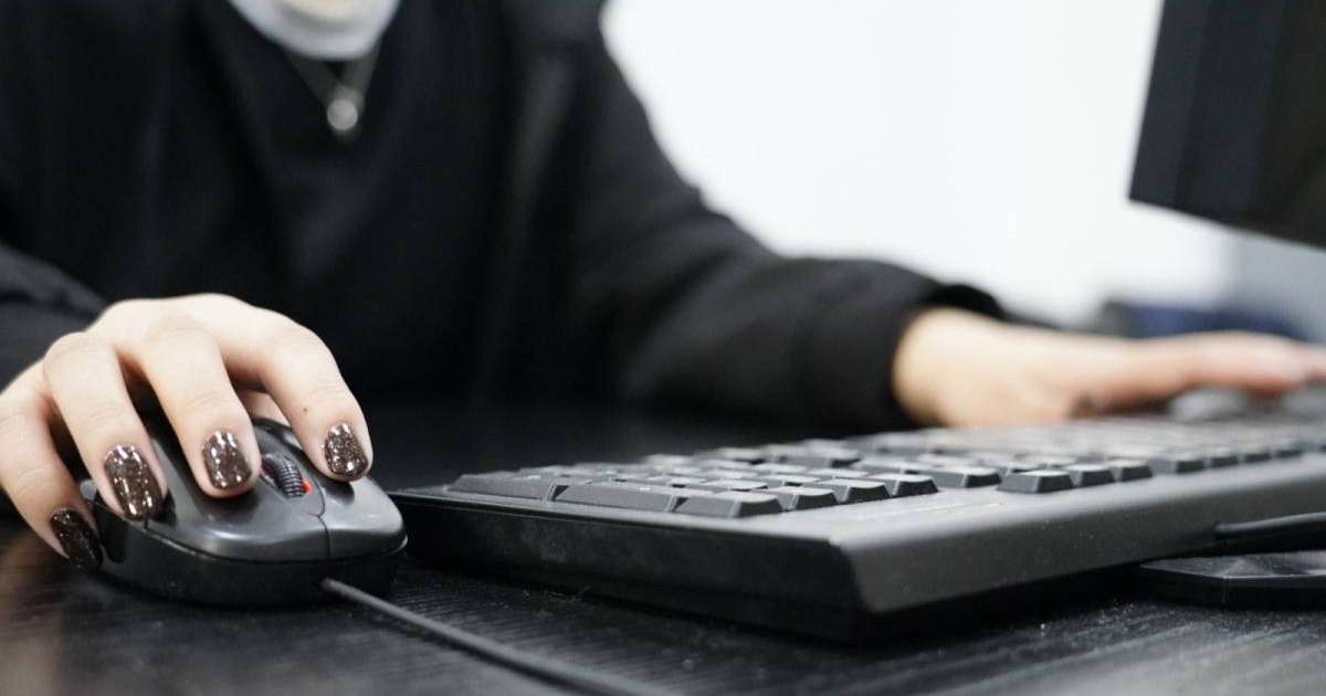 300 мыңға жуық педагог жасанды интеллектіні қолдану бойынша курстан өтті