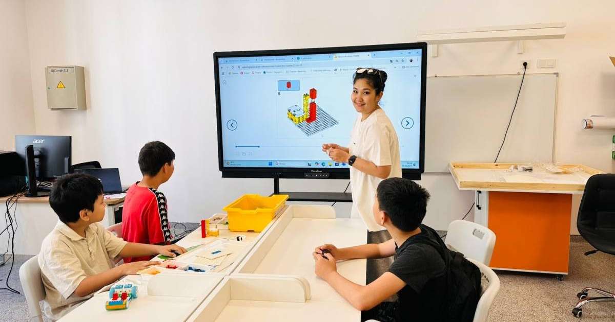 Colman Domingo and Jude Law at amfAR’s Venice Gala