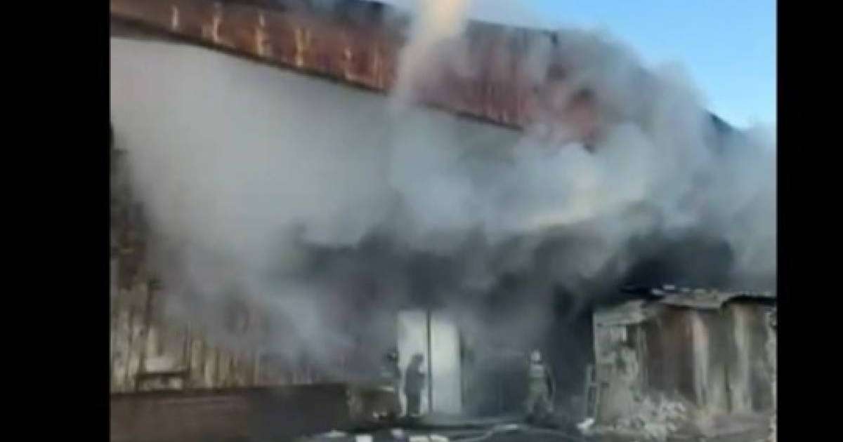 Қостанайда ангар өртеніп, оқиға орнында штаб құрылды