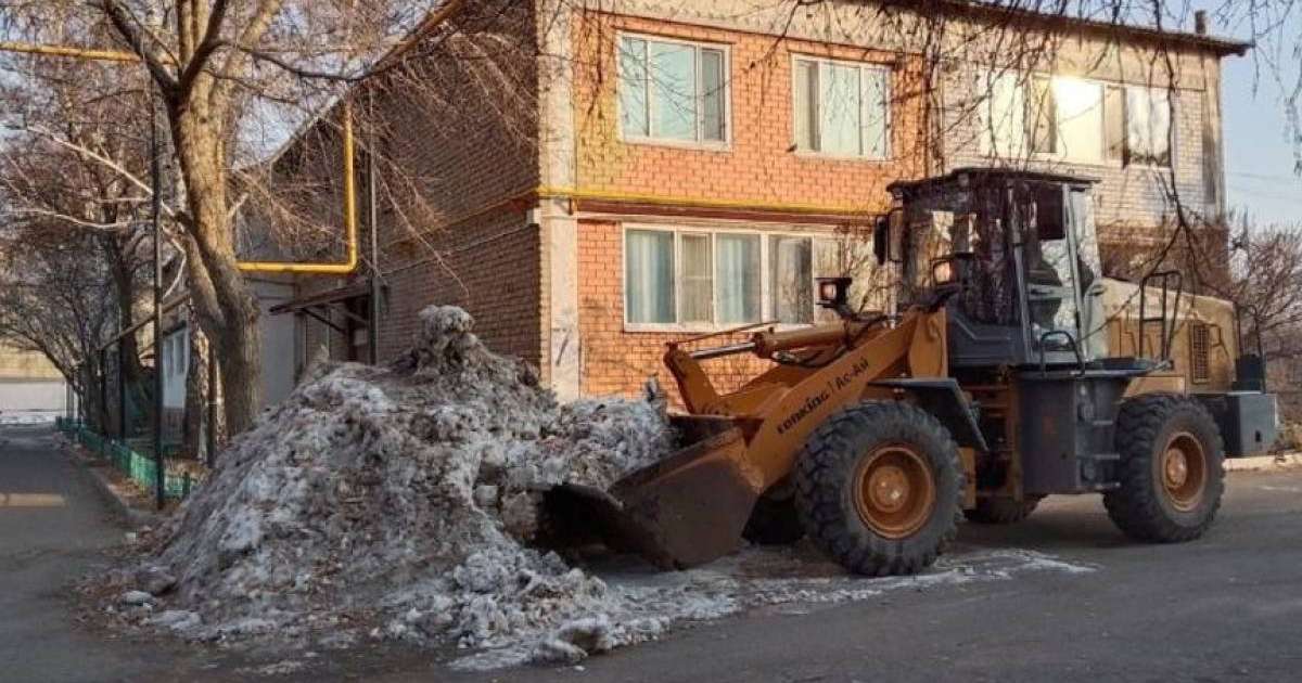 Елордада қар күреуге  3 мыңға жуық жұмысшы шықты