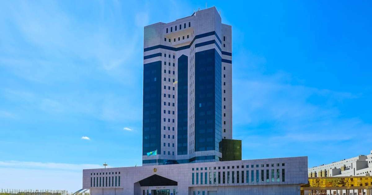 Түркістандағы өрт: Қанат Бозымбаев Үкіметтік комиссияның отырысын өткізді