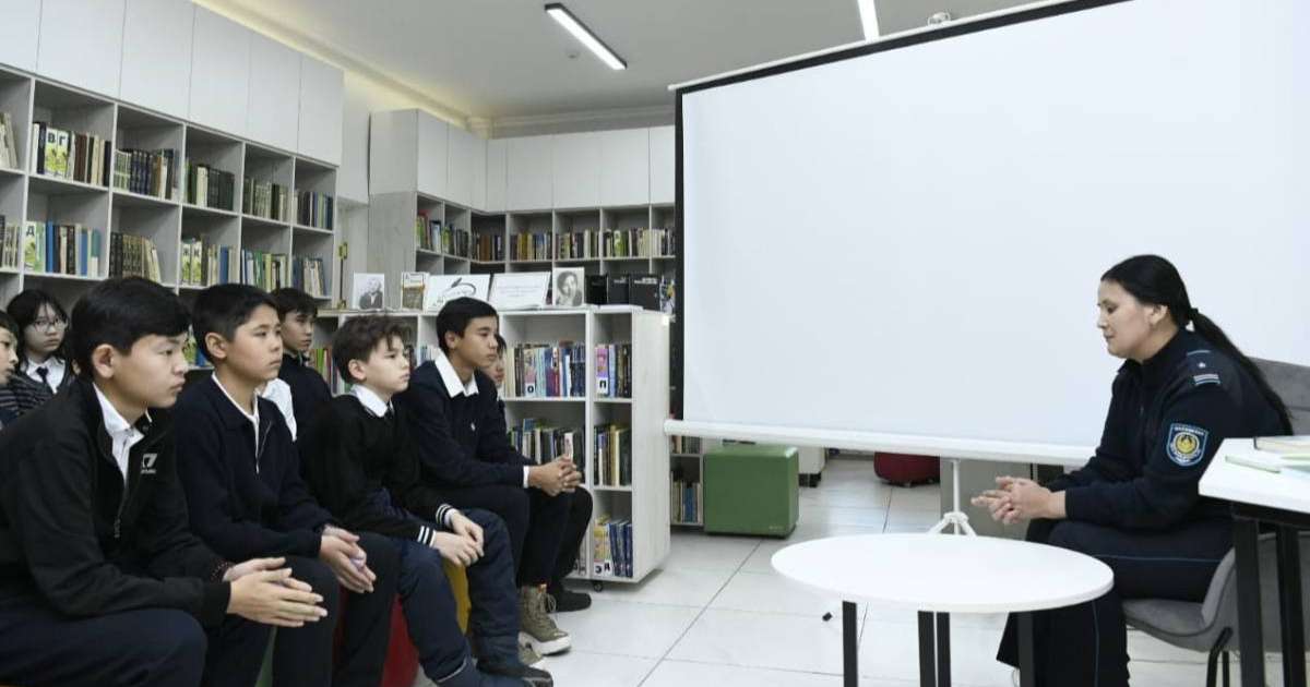 Полиция инспекторлары елордалық оқушыларға есірткіден сақтану жолдарын түсіндірді