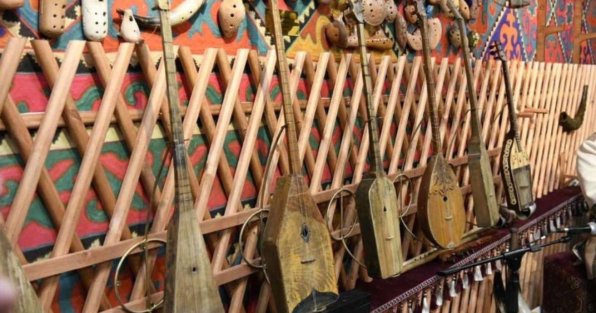 Астанада түркі халықтарының музыкалық аспаптары қойылған экспозиция ашылды