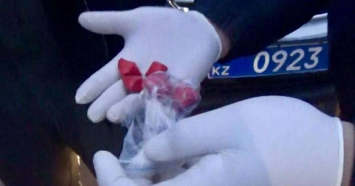 Павлодарда магнит арқылы есірткіні жасырын қойып жүрген күдікті ұсталды