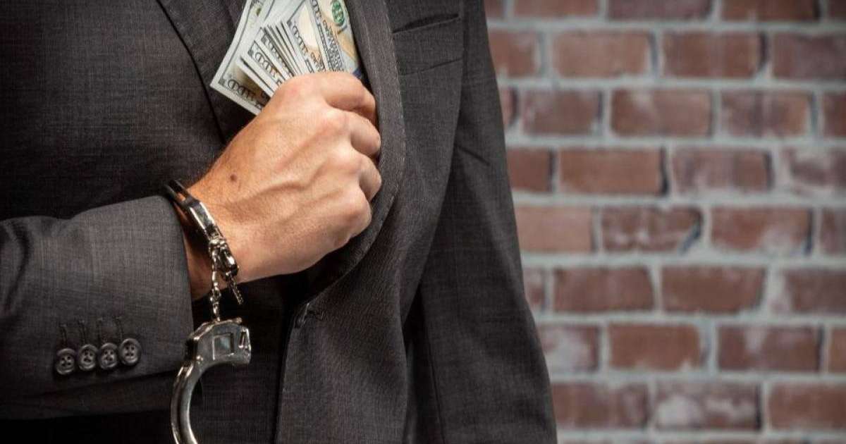 Абай облысында ауылдық округтің бұрынғы әкімі бюджет қаражатын жымқырғаны үшін сотталды