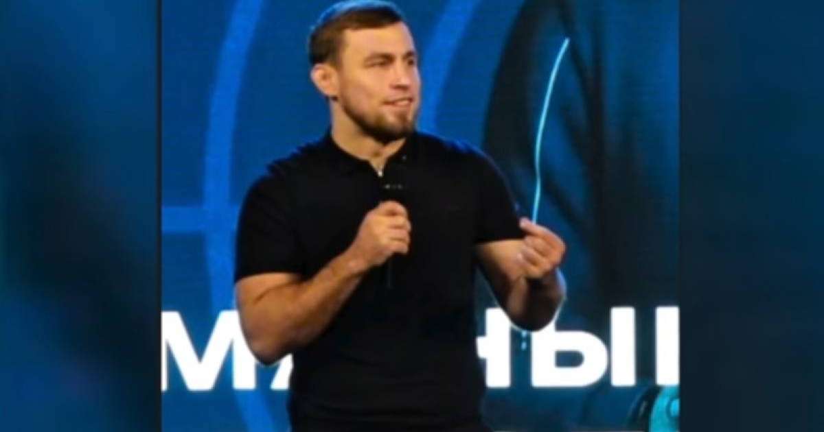 «Өгей әкем нашақор болды»: танымал спортшы Василий Тахтай балалық шағы туралы айтты