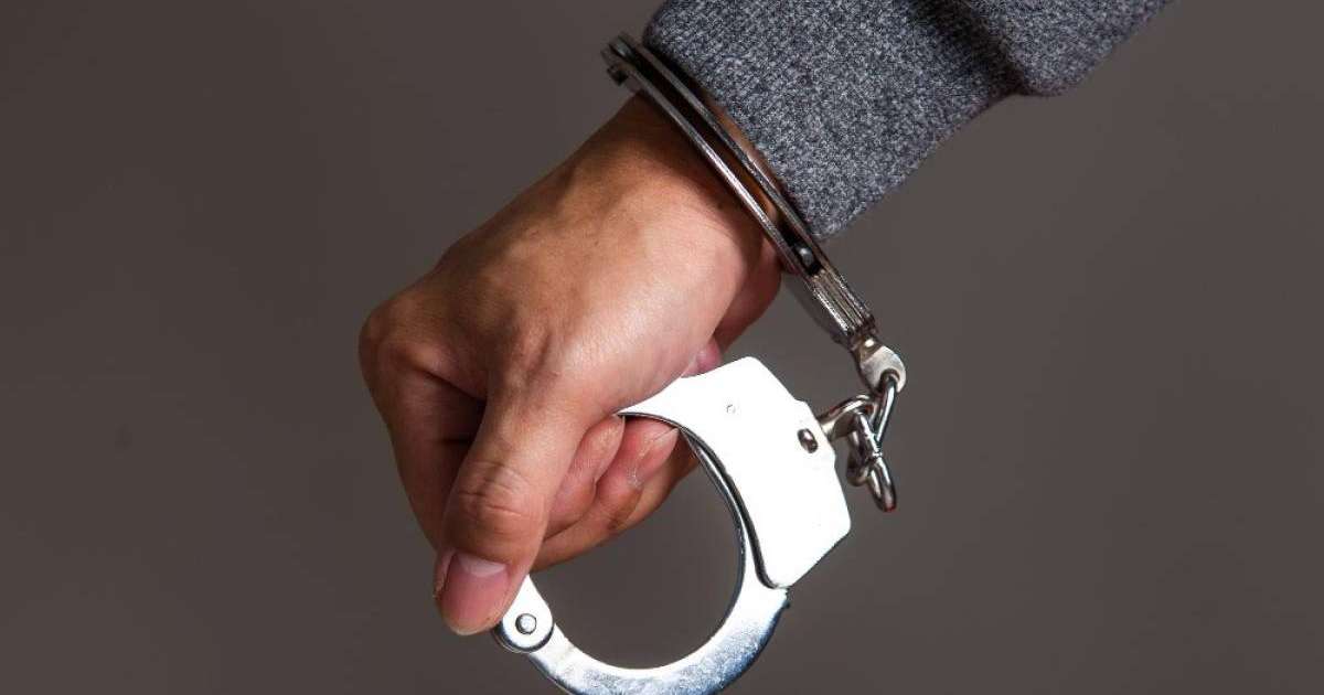 Астанада ер адам есірткі таратып жүрген жерінен ұсталды