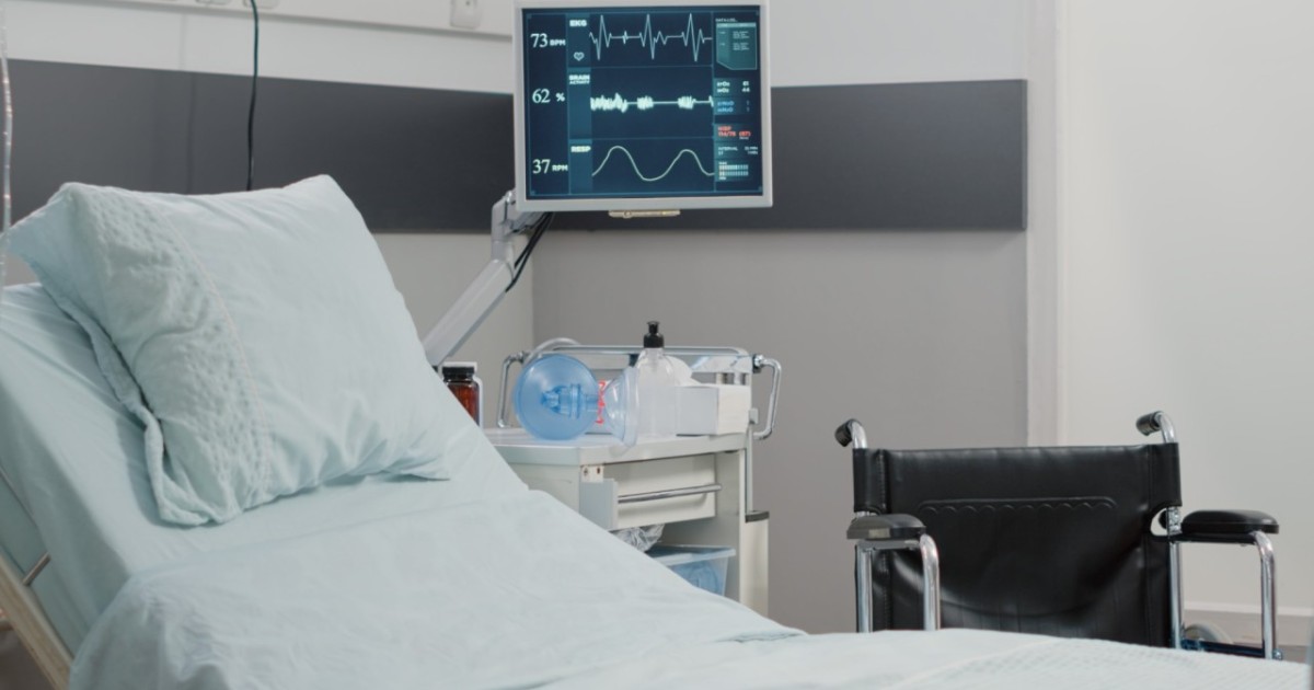 Алматыда пойызда 50-ден астам адам уланды: балалар жансақтау бөлімінде