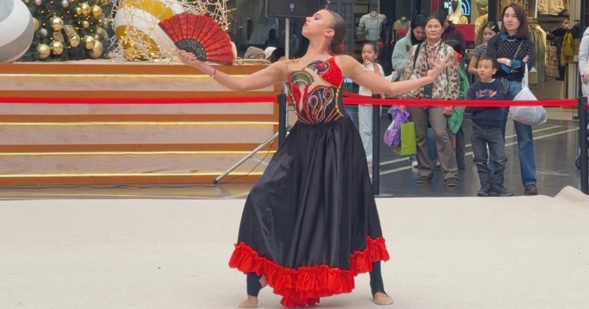 Елордада «Хан Шатыр» сауда орталығында көркем гимнастикадан ашық фестиваль өтті