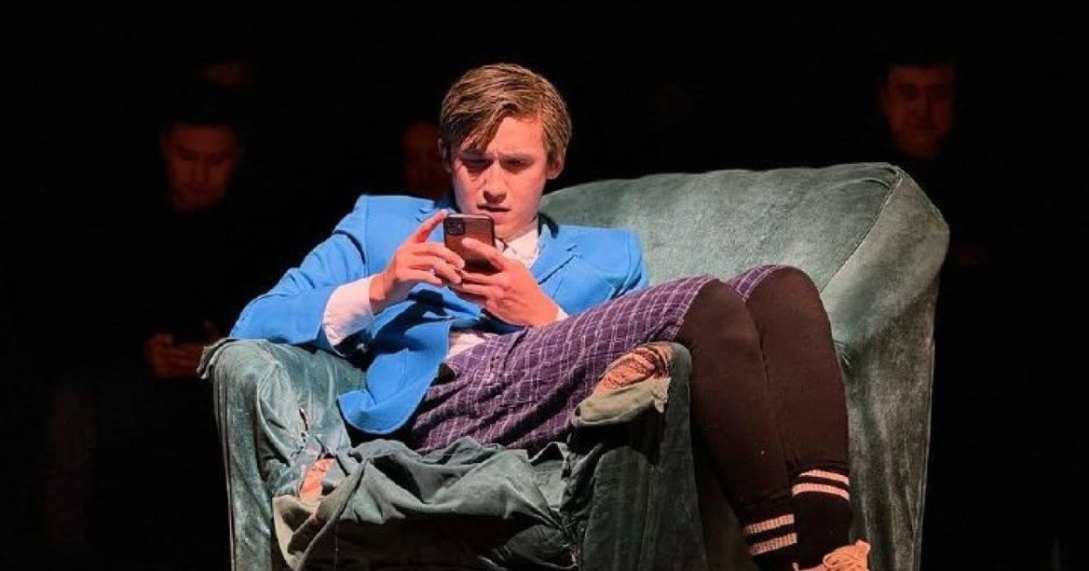 «Үнсіздік» қойылымы қоғамдағы проблемаларды үнсіздікпен шеше алмайтынымызды көрсетеді – актер