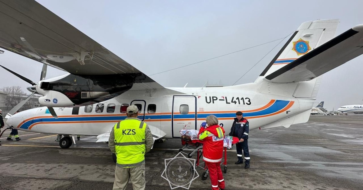 ТЖМ ұшағы ана мен баланы шұғыл Қызылордадан Алматыға жеткізді – ВИДЕО