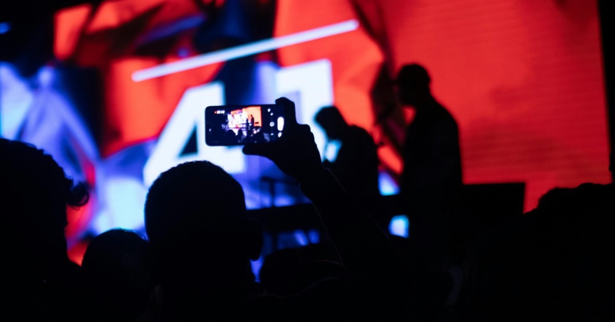 Авторлық құқыққа қатысты дау: музыкалық шығарма мейрамханада орындалғаны үшін неліктен өтемақы төленбеді