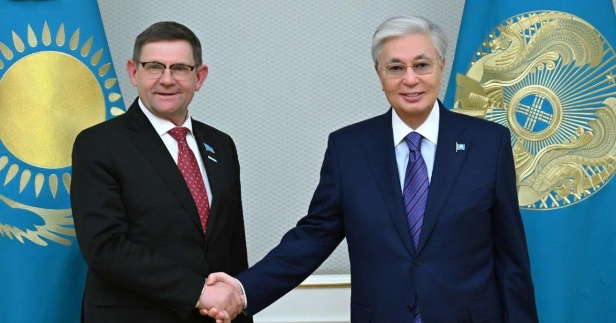 Президент Қазақстандағы орыс, славян және казак ұйымдары қауымдастығының төрағасын қабылдады