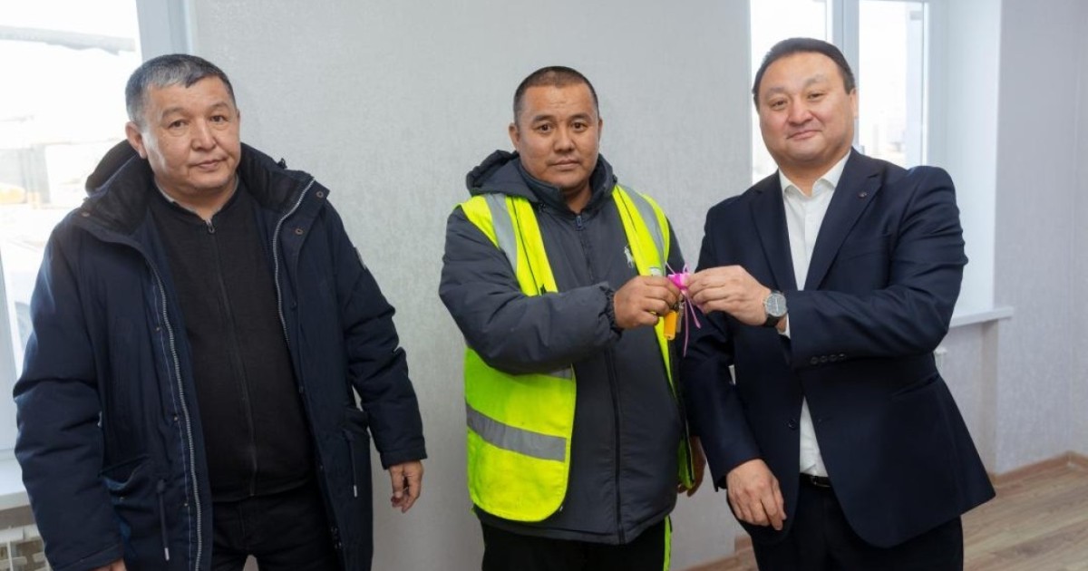 «Астана Тазалық» мекемесі қызметкерлеріне коммуналдық пәтерлер берді