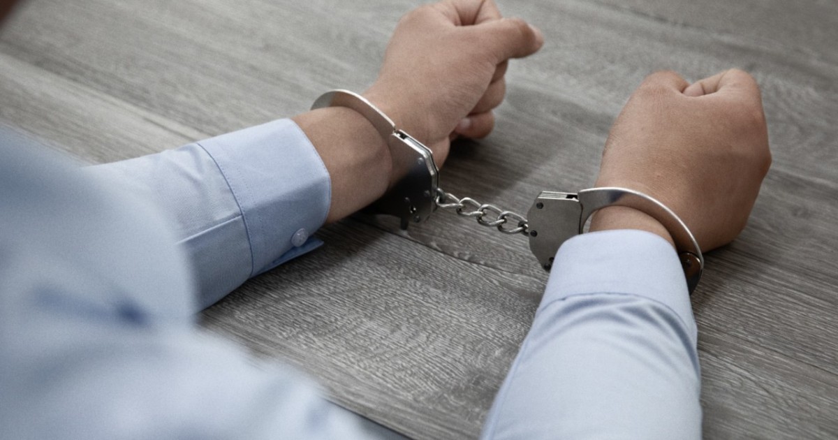 Қарағандыда полицейлер есірткі таратумен айналысқан екі күдіктіні ұстады