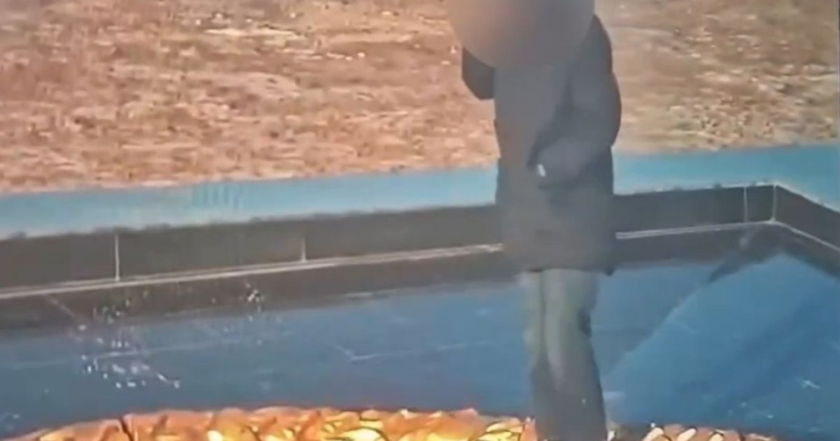 Оралда ер адам мәңгілік алауға темекі тұқылын тастаған