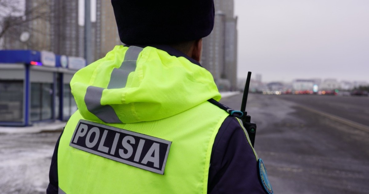 Астаналық полицейлер бүлдіршіндерге танымдық экскурсия ұйымдастырды