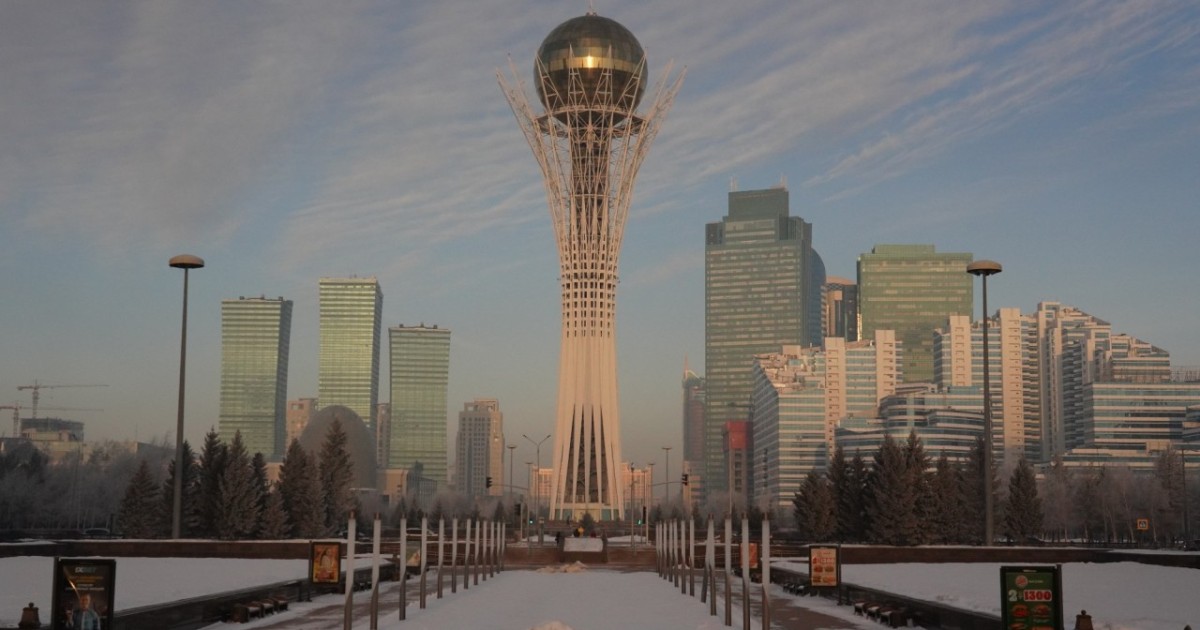 Астанада қоғамдық орындарда қауіпсіздікті робот-ит бақылайды (ВИДЕО)