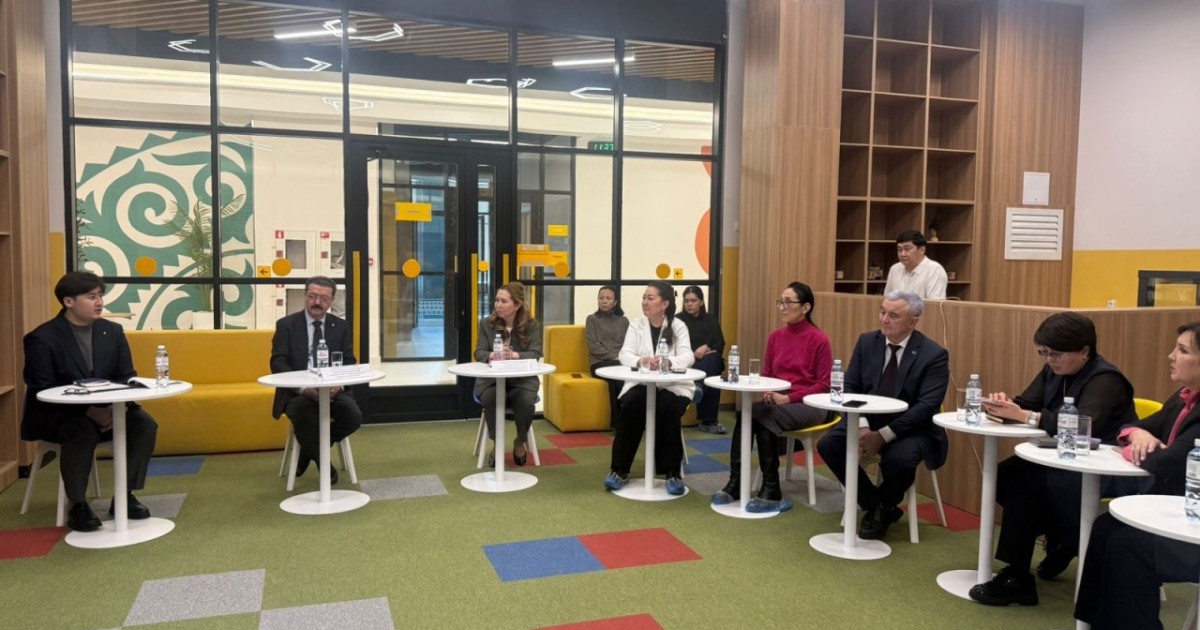 Астанада қосымша білім беру ұйымдары басшылары Конституция жобасын талқыланды