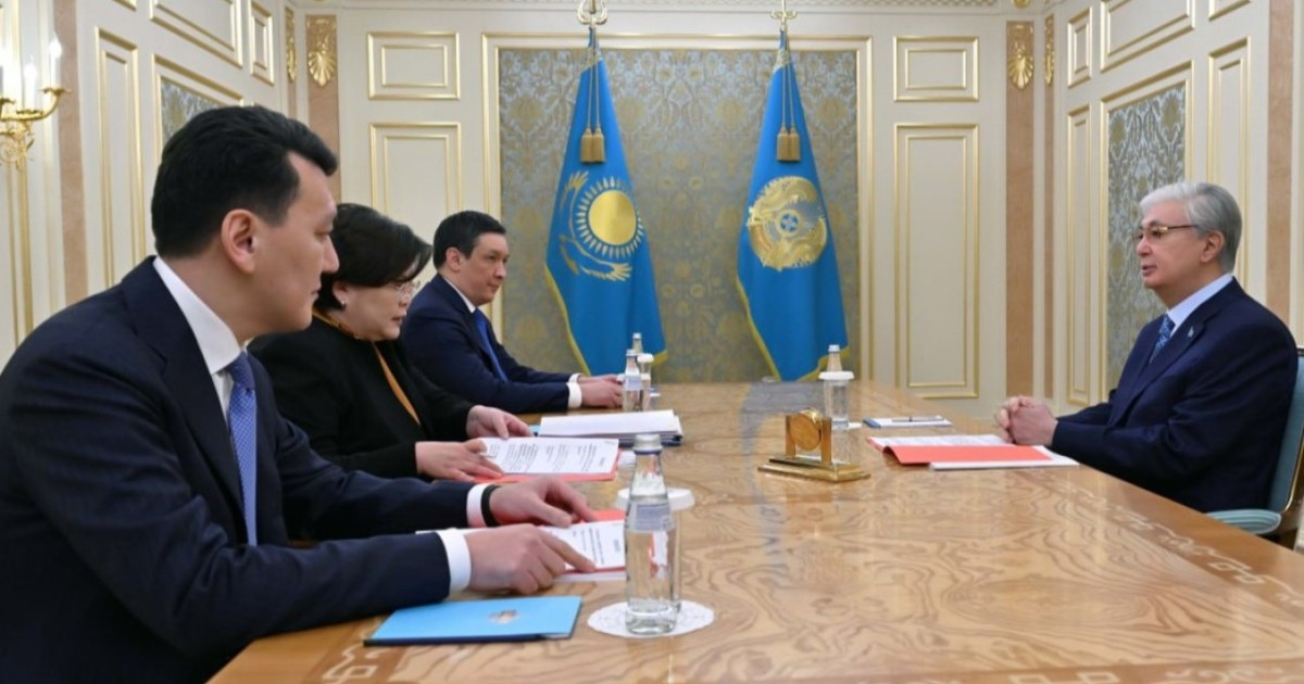 Президент Конституциялық комиссия жетекшілерімен жұмыс кеңесін өткізді