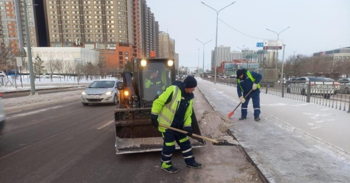Елордада қар күреуге екі мыңға жуық жұмысшы шықты