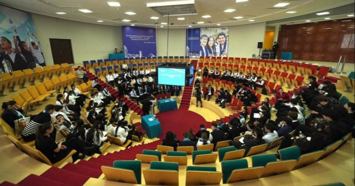 «Заң мен тәртіп – Адал азаматтың жолы»: Астанада дебат ойыны өтті