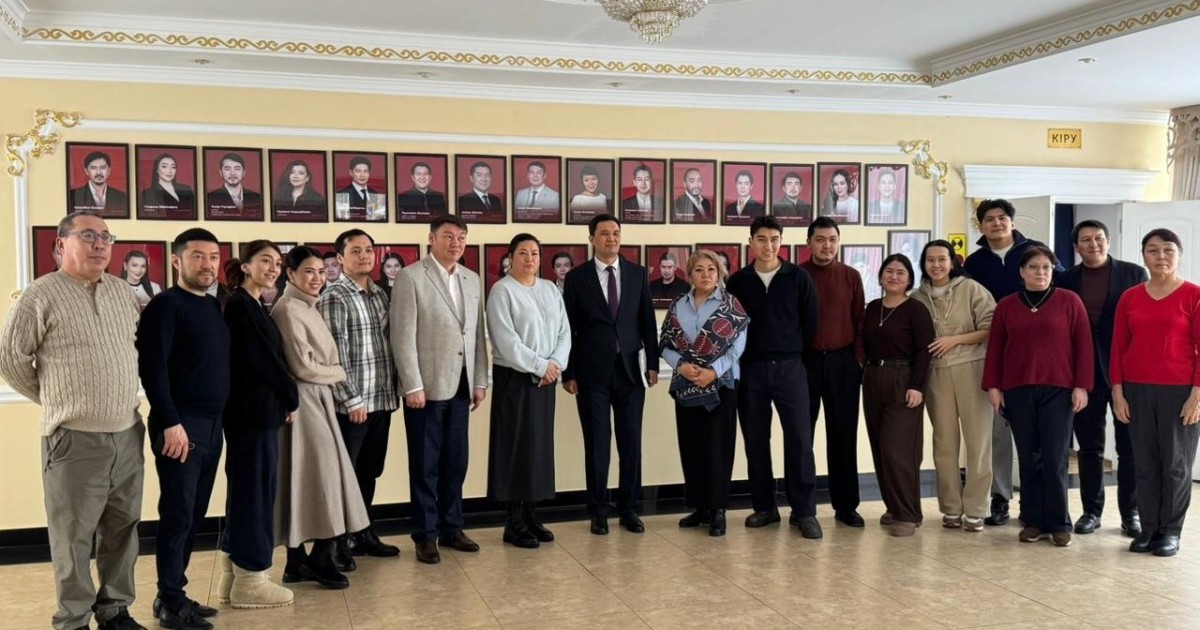 Астанада театр ұжымы Конституция жобасын талқылады