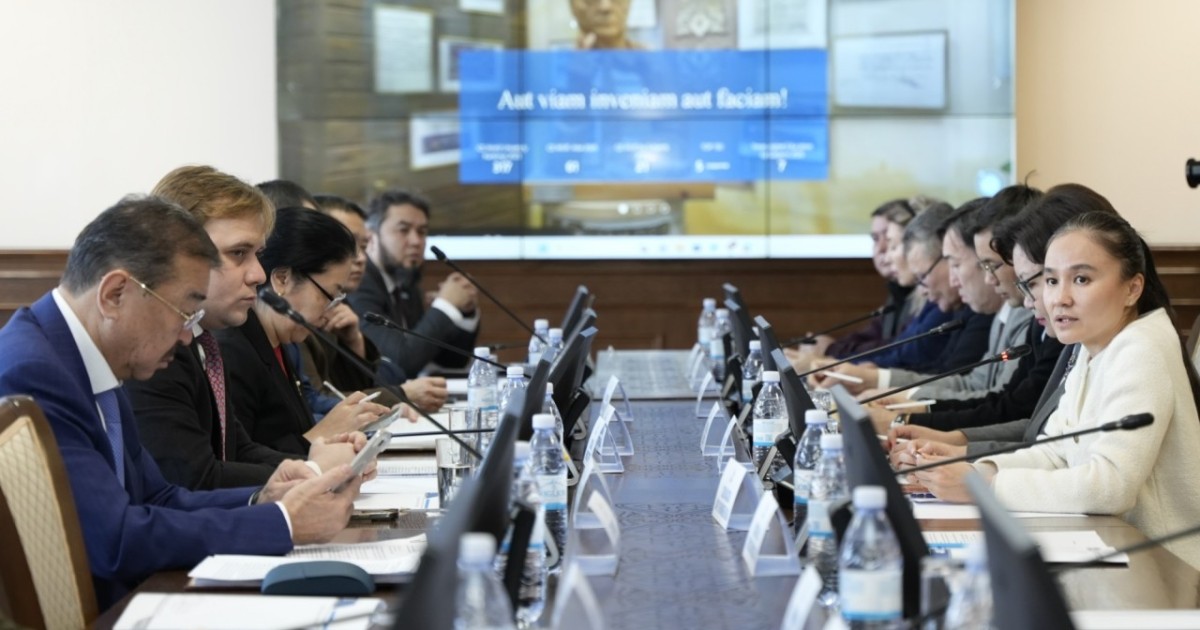 ЕҰУ-да жаңа Конституция жобасының маңыздылығы атап өтілді