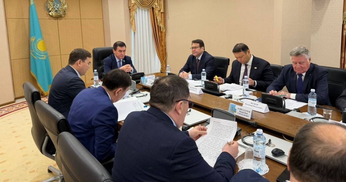 Сенатта сыбайлас жемқорлыққа қарсы саясатты іске асыру барысы талқыланды