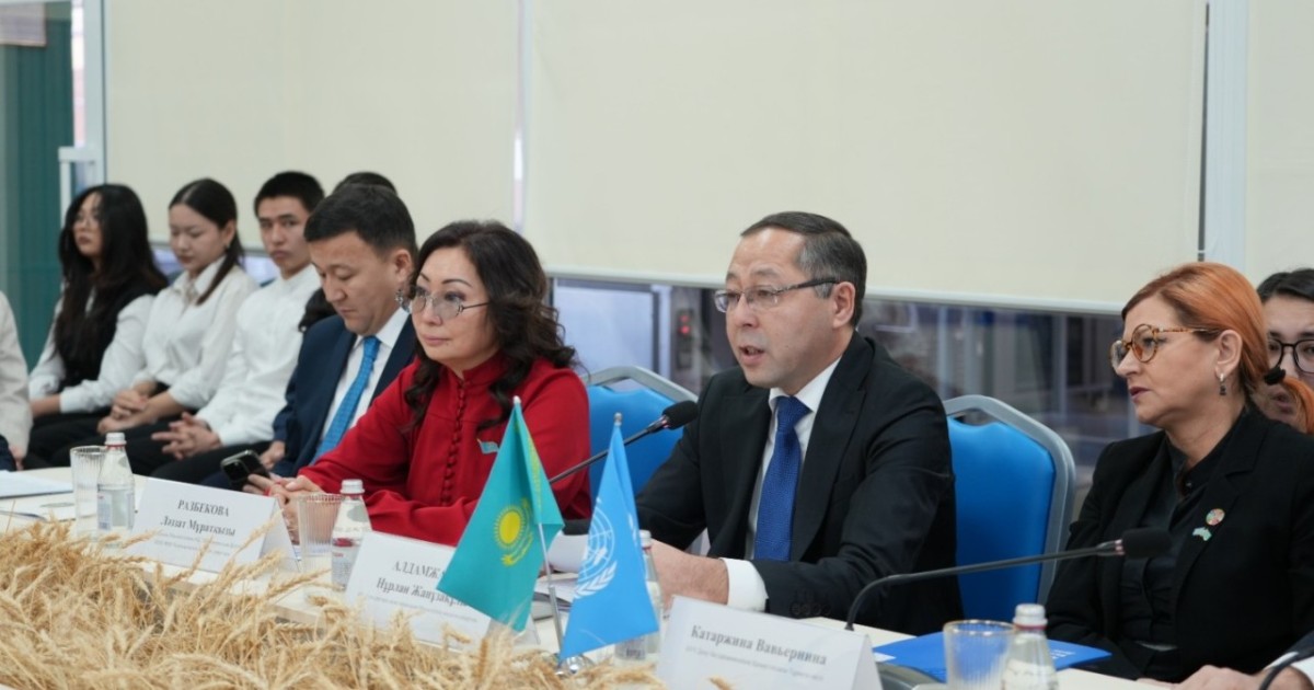 Елорда колледжінде суды үнемдеу тақырыбында экосағат өтті