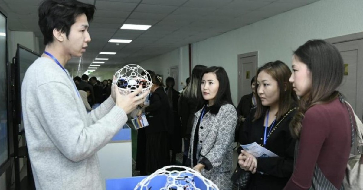 Астаналық мектепте жасанды интеллектке арналған республикалық семинар өтті