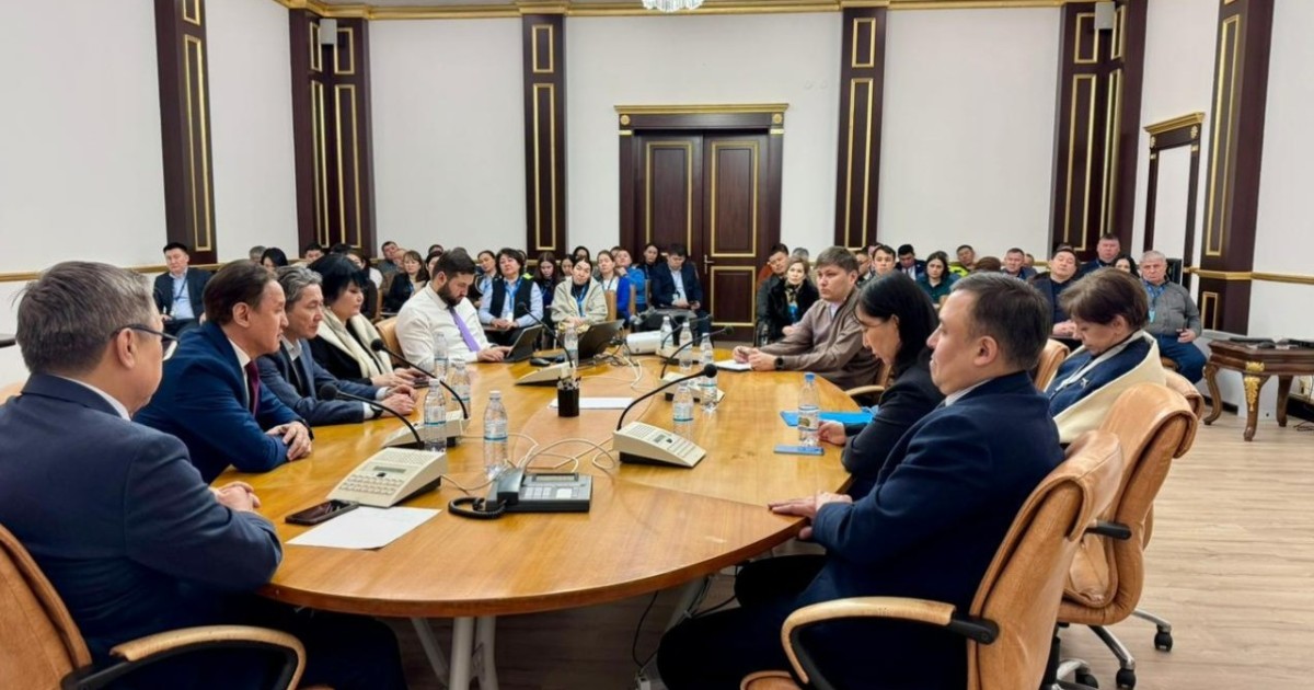 Астана әуежайында жаңа Конституция жобасын түсіндіруге арналған кездесу өтті