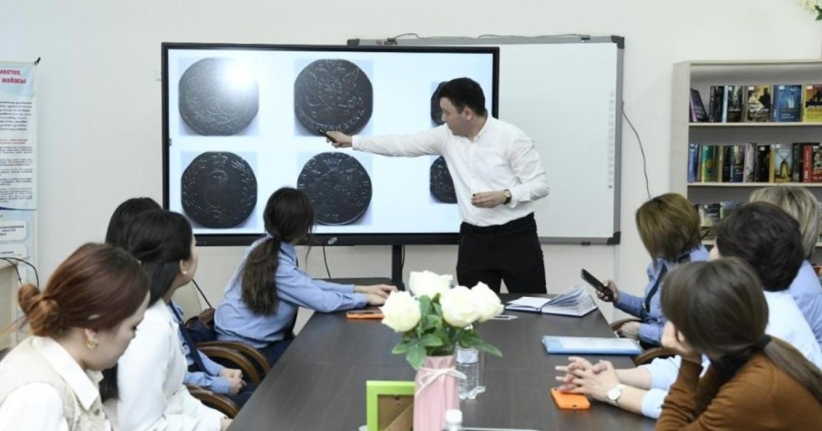 Елордалық мектепте оқушының ерекше коллекциясы таныстырылды