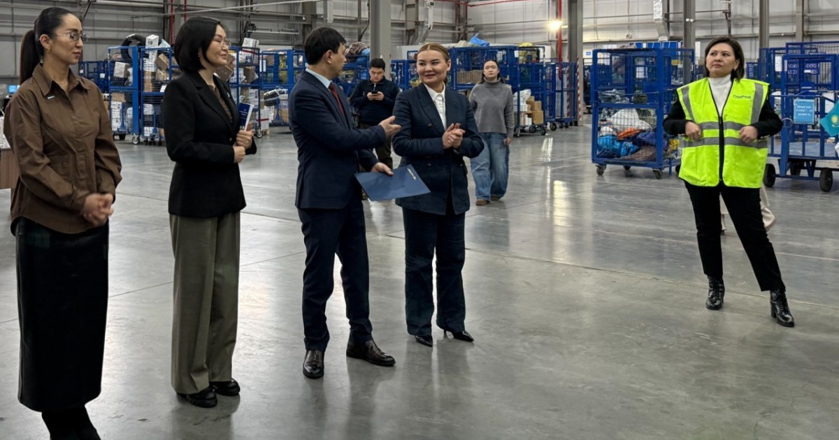 Елордада пошта қызметкерлері жаңа конституциялық реформаға қолдау көрсетті