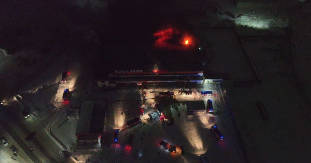 Семейде ойын-сауық орталығындағы өрт: Бес адам ауруханада жатыр