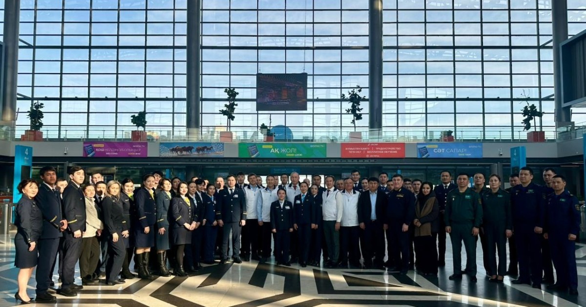 Астанада Жалпыұлттық коалицияның мүшелері «Нұрлы жол» вокзалының қызметкерлерімен кездесті