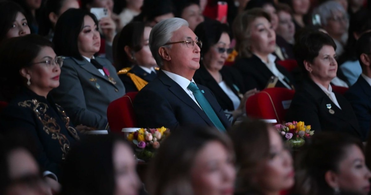 Мемлекет басшысы мерекелік концертті тамашалады