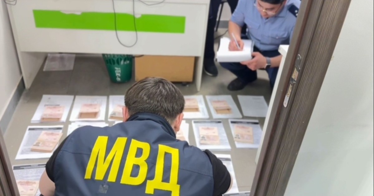 Ақтөбеде жалған құжат жасаумен айналысқан ұйымдасқан топ ұсталды