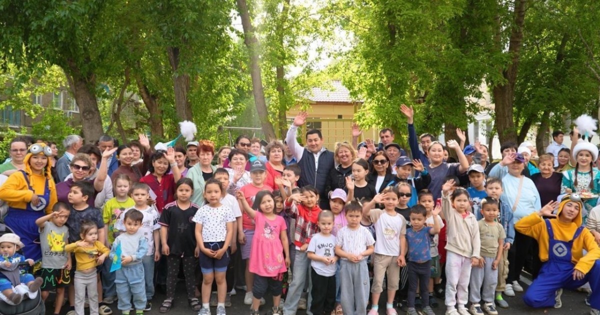 Ұзақ уақыттан кейінгі жөндеу: Байқоңыр ауданында жаңартылған аулалар ашылды
