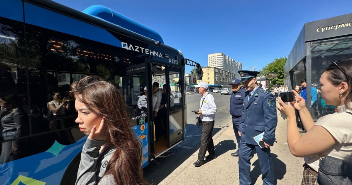Астанада қоғамдық көліктерге рейд өткізілді: 100 жолаушының 40-ы жолақысын төлемейді
