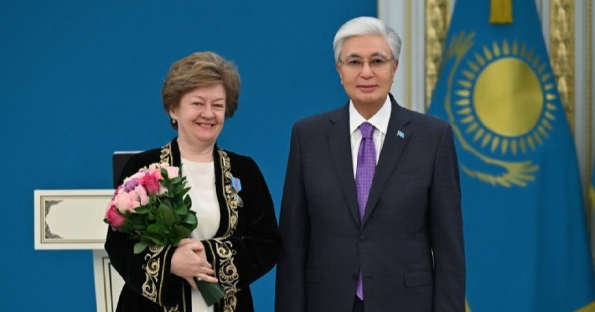 Президент бір топ азаматқа мемлекеттік награда табыстады