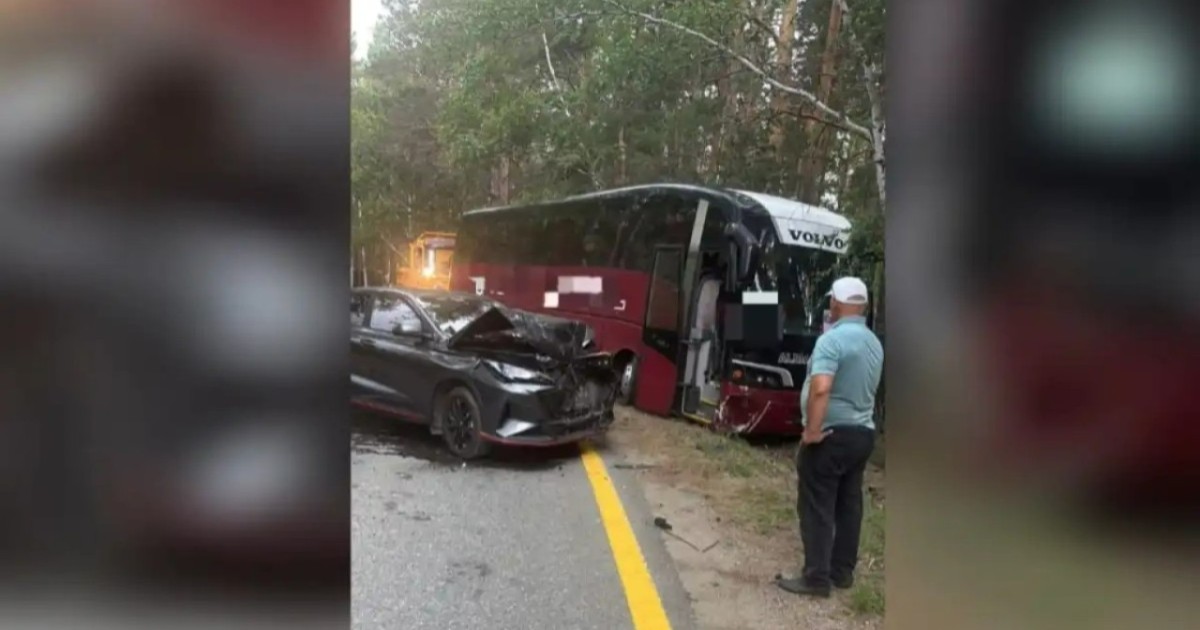 Бурабайда жол апатында автобустағы 9 жолаушы жарақат алды