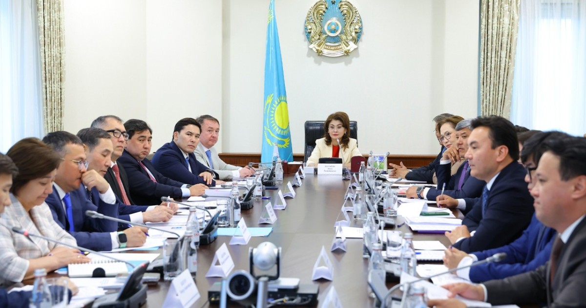 Үкіметте мемлекеттік тіл саясатын жүзеге асыру жөніндегі комиссияның отырысы өтті