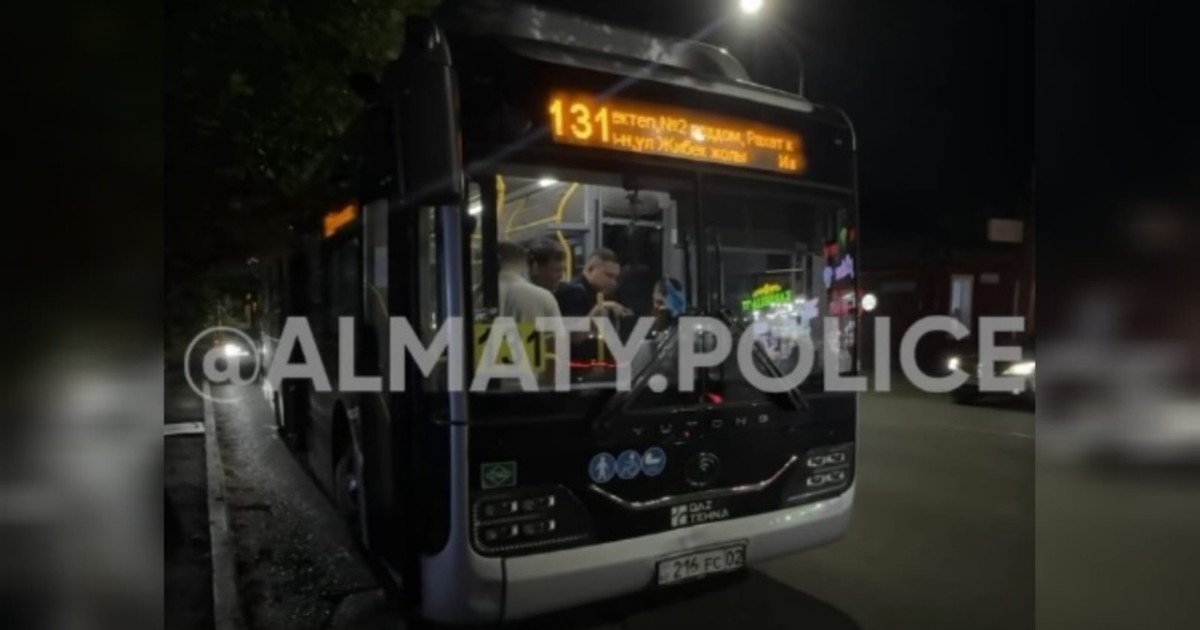 Алматыда автобус жүргізушісінің денсаулығы күрт нашарлап, жол апаты болды