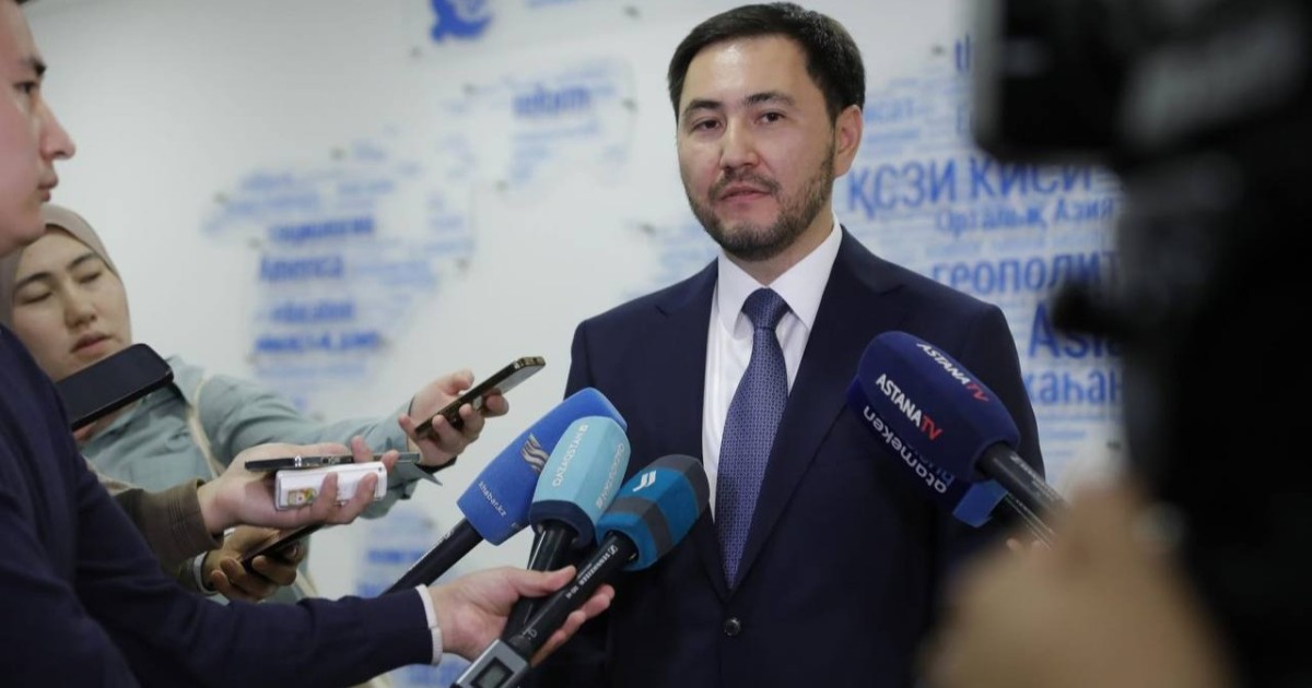 Жаңа Конституция елдің дамуының заманауи кезеңінің құндылық бағдарларын айқындайды - Жандос Шаймарданов
