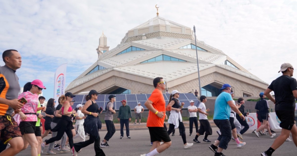 Елордада қала күніне орай өткен Saryarqa Run жүгірісіне 1800-ге жуық адам қатысты
