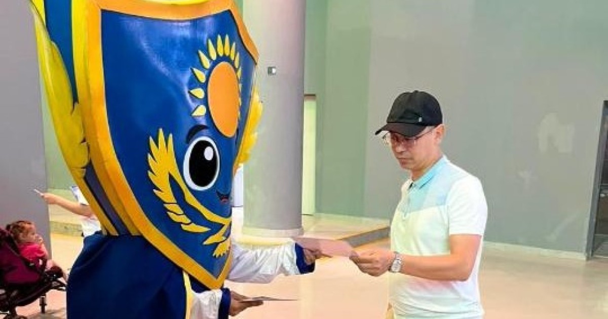 Астанада футбол матчы «Заң мен тәртіп» акциясымен басталды