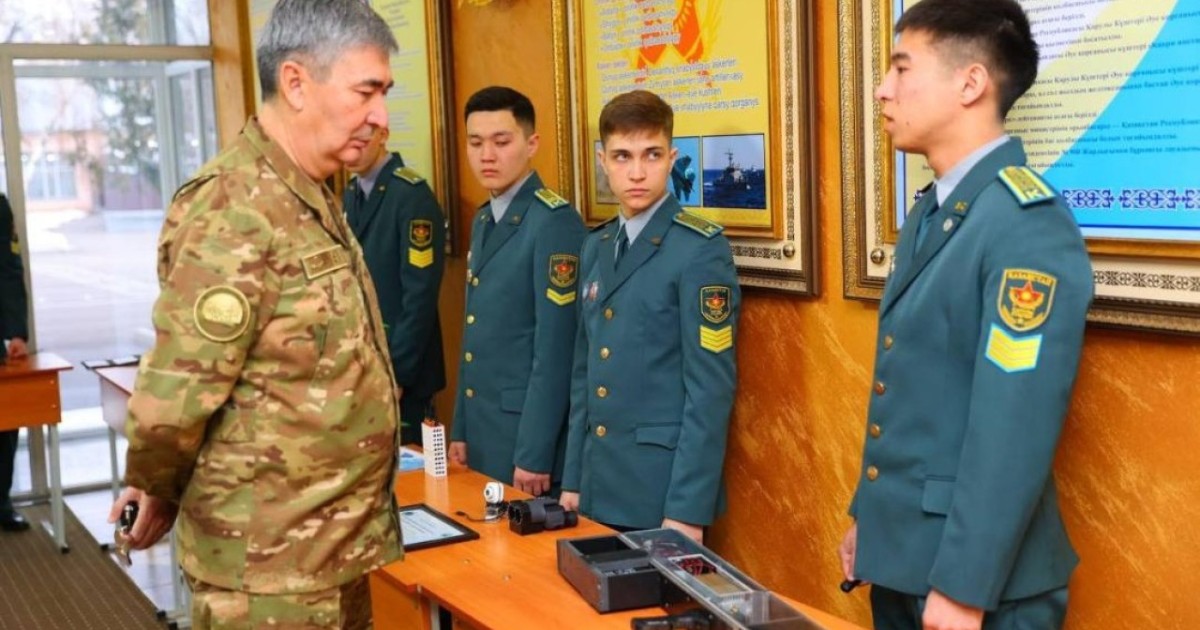 Қазақстандық курсанттар дрондарға қарсы құрылғы мен көлік тексеру жүйесін әзірледі